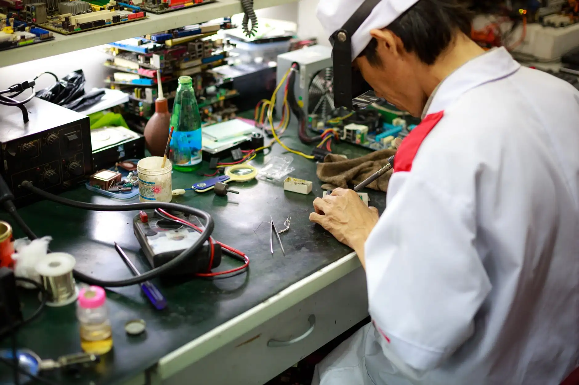 工业自动化信号传输中信号隔离器与安全栅的选型对比封面图
