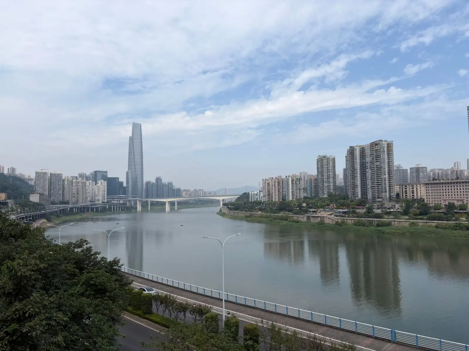 不同工业场景下信号隔离器与配电器的定制化配置案例分享