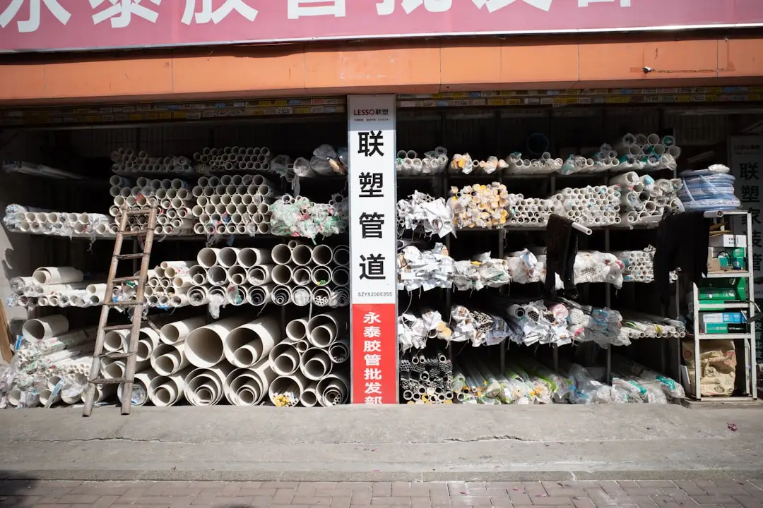 信号隔离器与安全栅在工业自动化系统中的功能差异解析